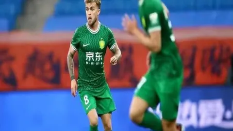 那不勒斯迎战米兰意甲第30轮裁判公布：索扎将执哨关键对决