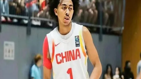 内马尔全场表现堪忧，龙赛罗点球失误演绎搞笑戏码点球风波：内马尔失误成闹剧全解析